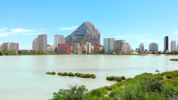 Кальпе Испания Июля 2020 Года Городской Пейзаж Кальпе Скала Пенон — стоковое видео