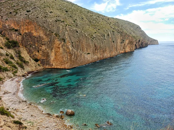 코스타 블랑카의 바위가 해안선을 바라보는 피콜로 발렌시아 공동체 스페인 — 스톡 사진