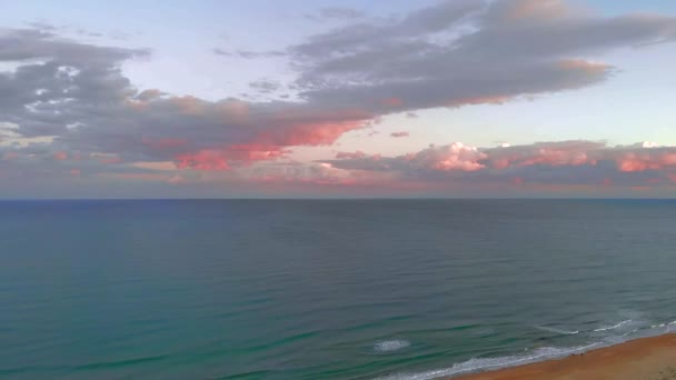 Pintoresco Paisaje Vista Aérea Playa Arena Azul Calma Mar Mediterráneo — Vídeo de stock