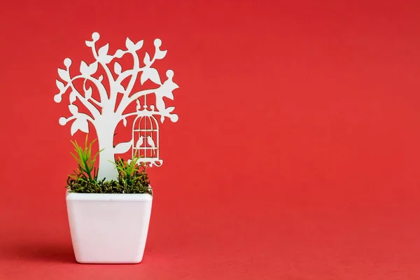 Lézerrel Vágott Díszítmények Piros Fehér Porcelán Virág Cserépben Stock Kép