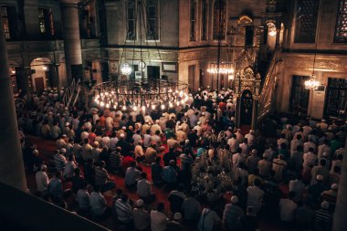 Istanbul, Türkiye - Eylül 2, 2008: Eyüp Camii Istanbul'da Müslümanlar için önemli bir yeri olan dua