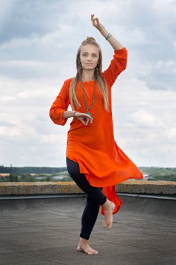 asana Shiva dans kadın