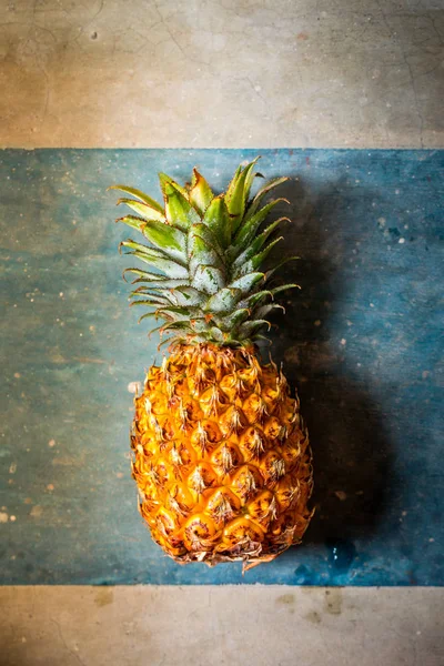 Reife aromatische Ananas — Stockfoto