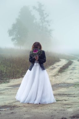 bir buket ile karşı karşıya