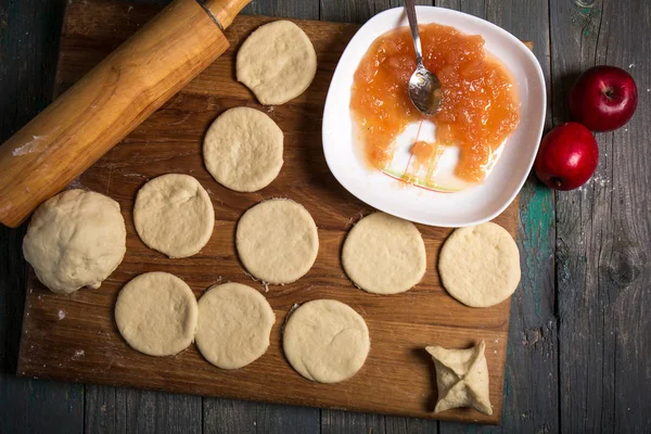 Lievito Patties con marmellata di mele — Foto Stock