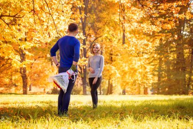 adam bir buket sakladım