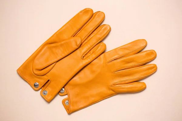 Handschuhe mit Knöpfen — Stockfoto