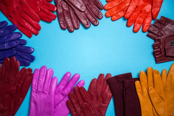 Çerçeve çok renkli deri eldiven — Stok fotoğraf