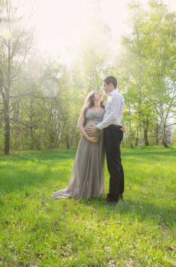 Bir çocuk beklentisiyle genç güzel Çift