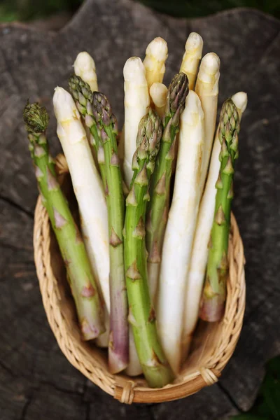 Fresh White Green Asparagus Basket — Stock Photo, Image