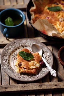 Ev yapımı elmalı turta tatlı elma ve kiraz ile