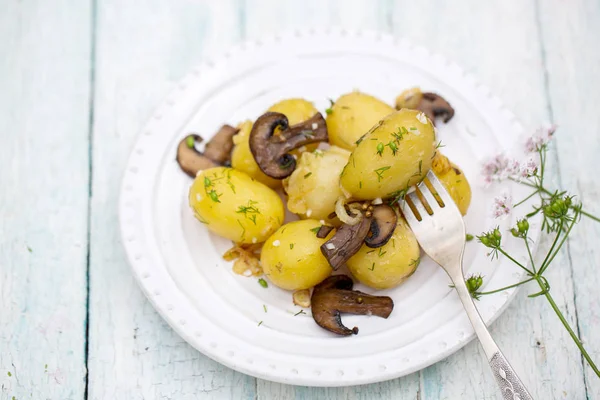 Young Boiled Potatoes Dill Garlic Mushrooms — Stock Photo, Image