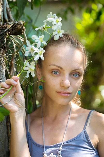Beautiful Young Girl Branch White Orchid — Stock Photo, Image