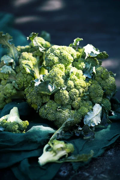 Varie Verdure Sulla Vecchia Tavola Legno Cibo Sano — Foto Stock