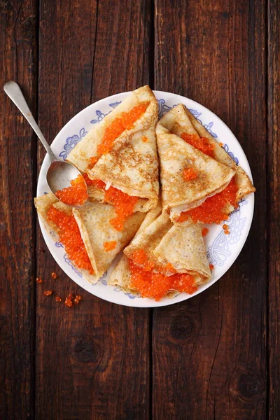 Panqueques Con Caviar Rojo Casa Snack Salado Para Shrovetide —  Fotos de Stock
