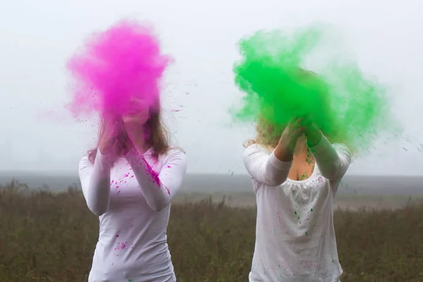Two Girls Have Fun Paint Holi — Stock Photo, Image