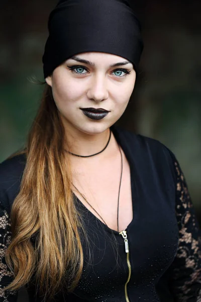 Young Modern Beautiful Witch Black Shawl — Stock Photo, Image