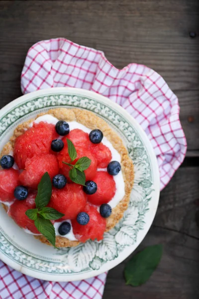 Sommer Dessert Mit Sahne Wassermelone Und Beeren — Stockfoto