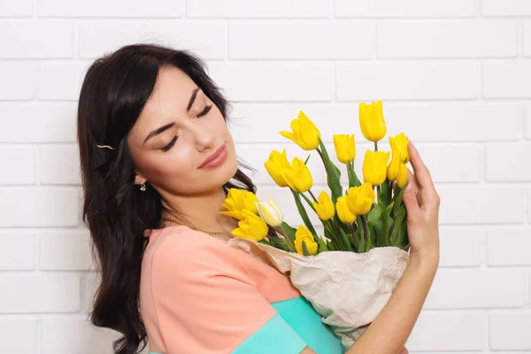 Young Beautiful Woman Big Bouquet Tulips — Stock Photo, Image