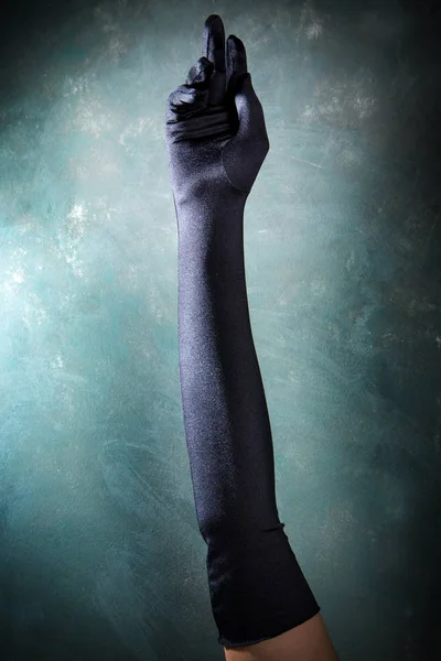 Mão Feminina Uma Luva Moda Bonita — Fotografia de Stock