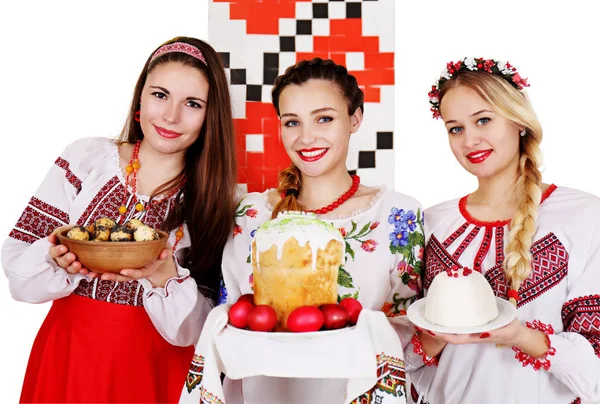 Trzy Piękne Ukrainki Stroje Ludowe Potrawy Wielkanocne — Zdjęcie stockowe