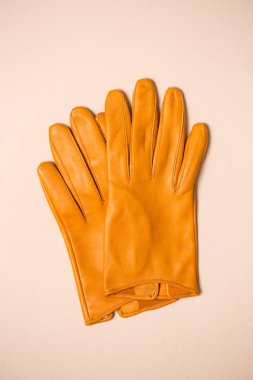 Kadınlar için hakiki deriden yapılmış güzel parlak eldiven