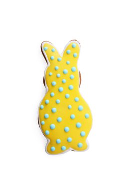 Beyaz bir arka plan üzerinde izole bir tavşan şeklinde Paskalya kurabiyeleri