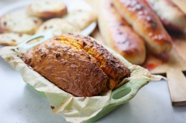 havuç ev için üzümlü kek