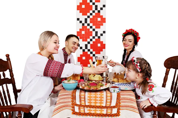 Família Eslava Mesa Festiva Páscoa Com Lanches — Fotografia de Stock