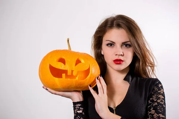 Giovane Bella Ragazza Che Tiene Una Lanterna Zucca — Foto Stock