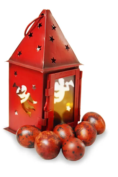 天使と塗られた卵で赤いランタン — ストック写真