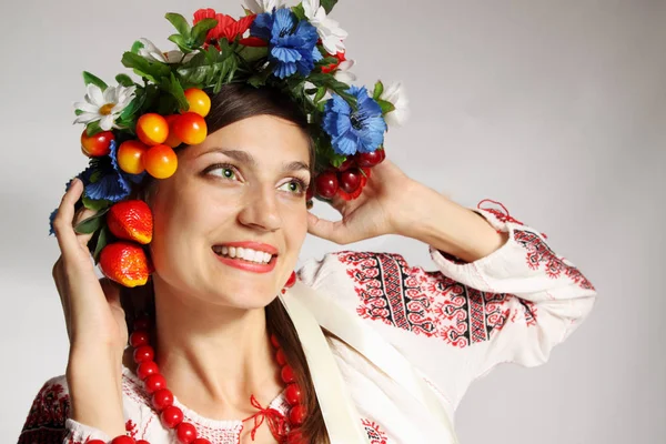 Piękne Ukraiński Haftowany Koszuli Wieniec — Zdjęcie stockowe