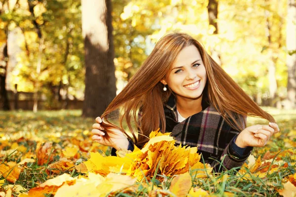 Young Pretty Woman Autumn Park — Stock Photo, Image