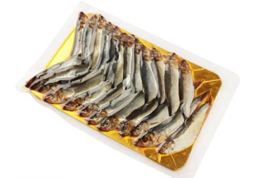füme balık sprat vakum ambalaj içinde olduğunu