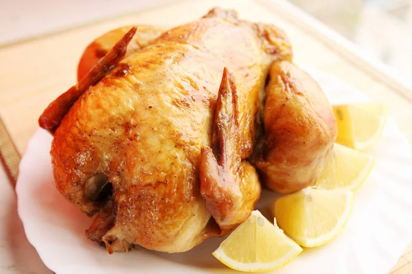 Rumiany Pieczony Kurczak Cytryny Przypraw — Zdjęcie stockowe