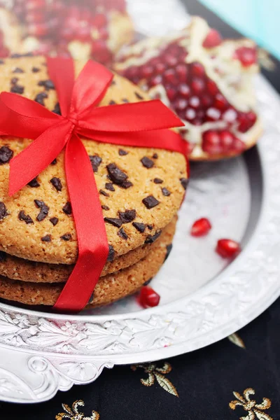 Chocolate Chip Cookies Red Bow — Stock Photo, Image