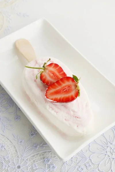 Fruit Ice Ice Fresh Strawberries — Stock Photo, Image