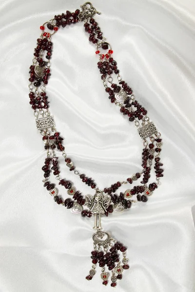 Luxurious Garnet Necklace Beautiful Silver Accents — Stock Photo, Image