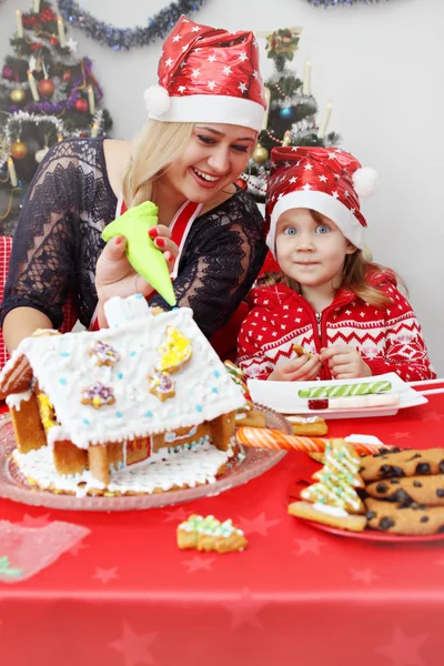 Mom Her Daughter Prepare Ginger House — Stock Photo, Image