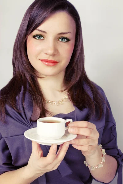 Young Woman Holds Cup Beverage — Stock Photo, Image