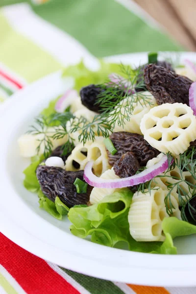 Pasta Roasted Morel Onions Lettuce — Stock Photo, Image