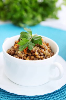 Mercimek püresi ile havuç ve taze maydanoz