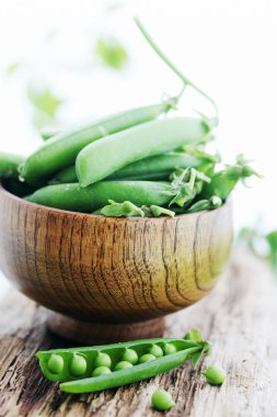 Genç taze sulu bakla yeşil bezelye