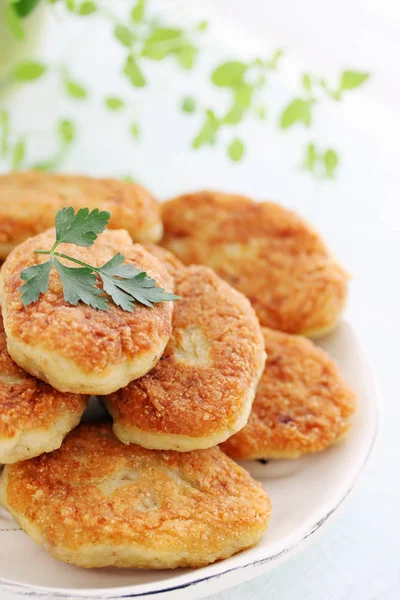 Large Fried Cutlets Thyme Lettuce — Stock Photo, Image