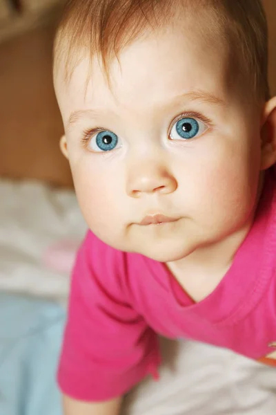青い目をした幼い子供の肖像 — ストック写真