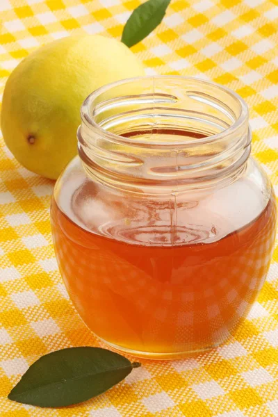 Glas Frischen Honig Mit Der Zitrone — Stockfoto