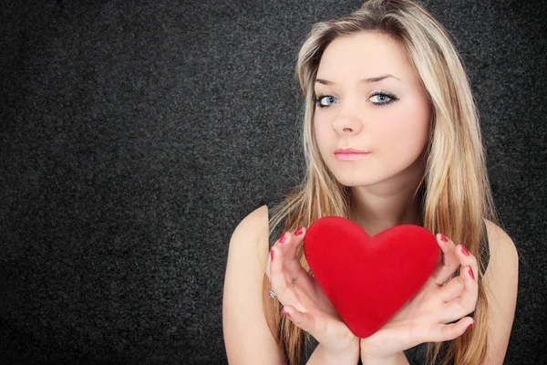 Beautiful Blond Holds Hands Heart — Stock Photo, Image