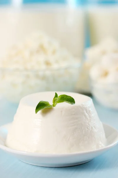 Dessert Van Ricotta Kaas Met Blad Oregano — Stockfoto