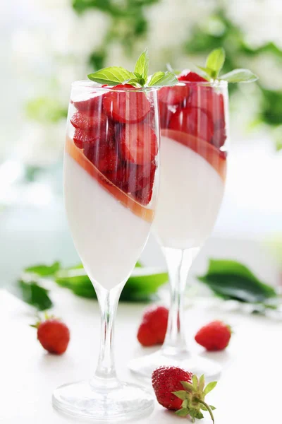 Cream Jelly Strawberries Glass — Stock Photo, Image