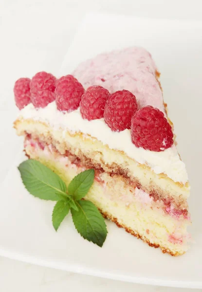 Gâteau Éponge Crème Sure Framboise — Photo
